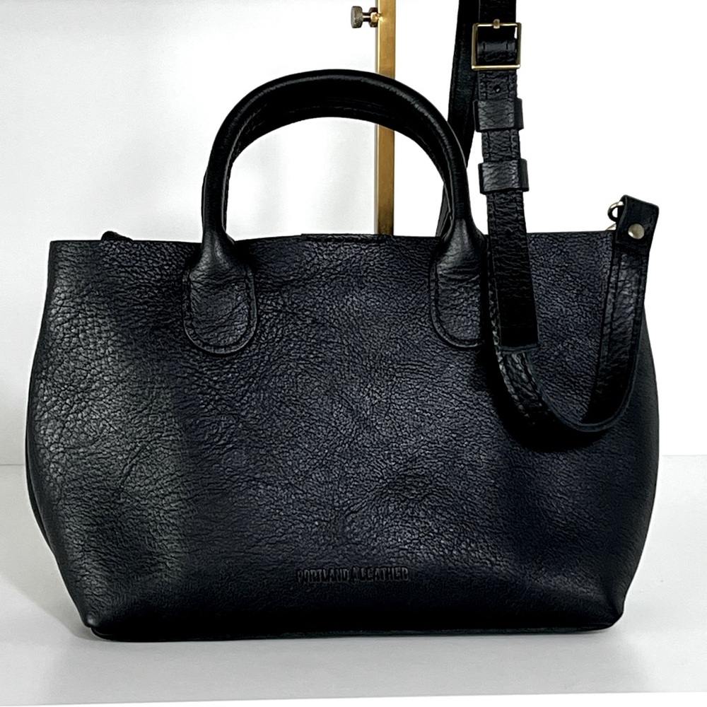 NWOT Portland Leather Rainstorm Crossbody Satchel Bag Pristine Timeless Everyday - Picture 3 of 16